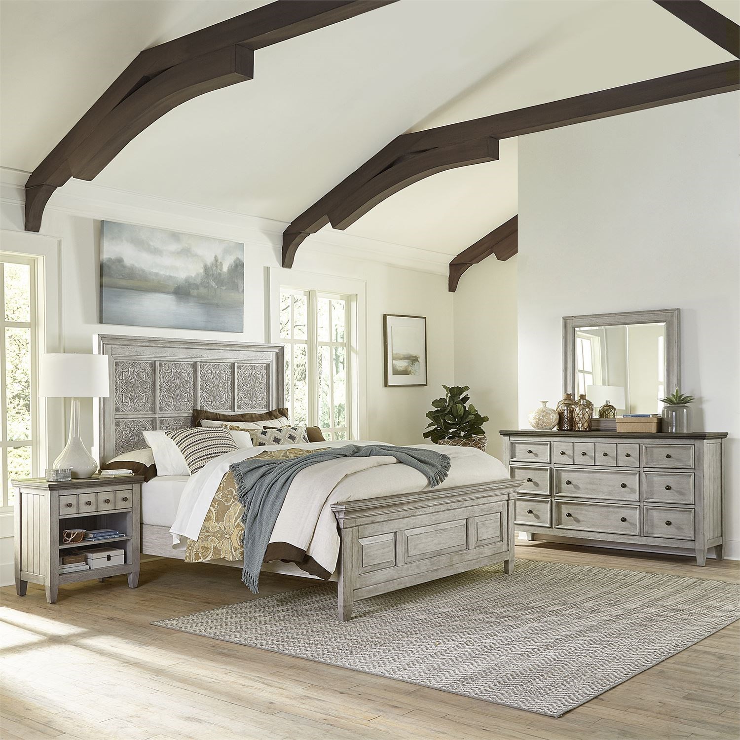 Antique queen bedroom outlet set
